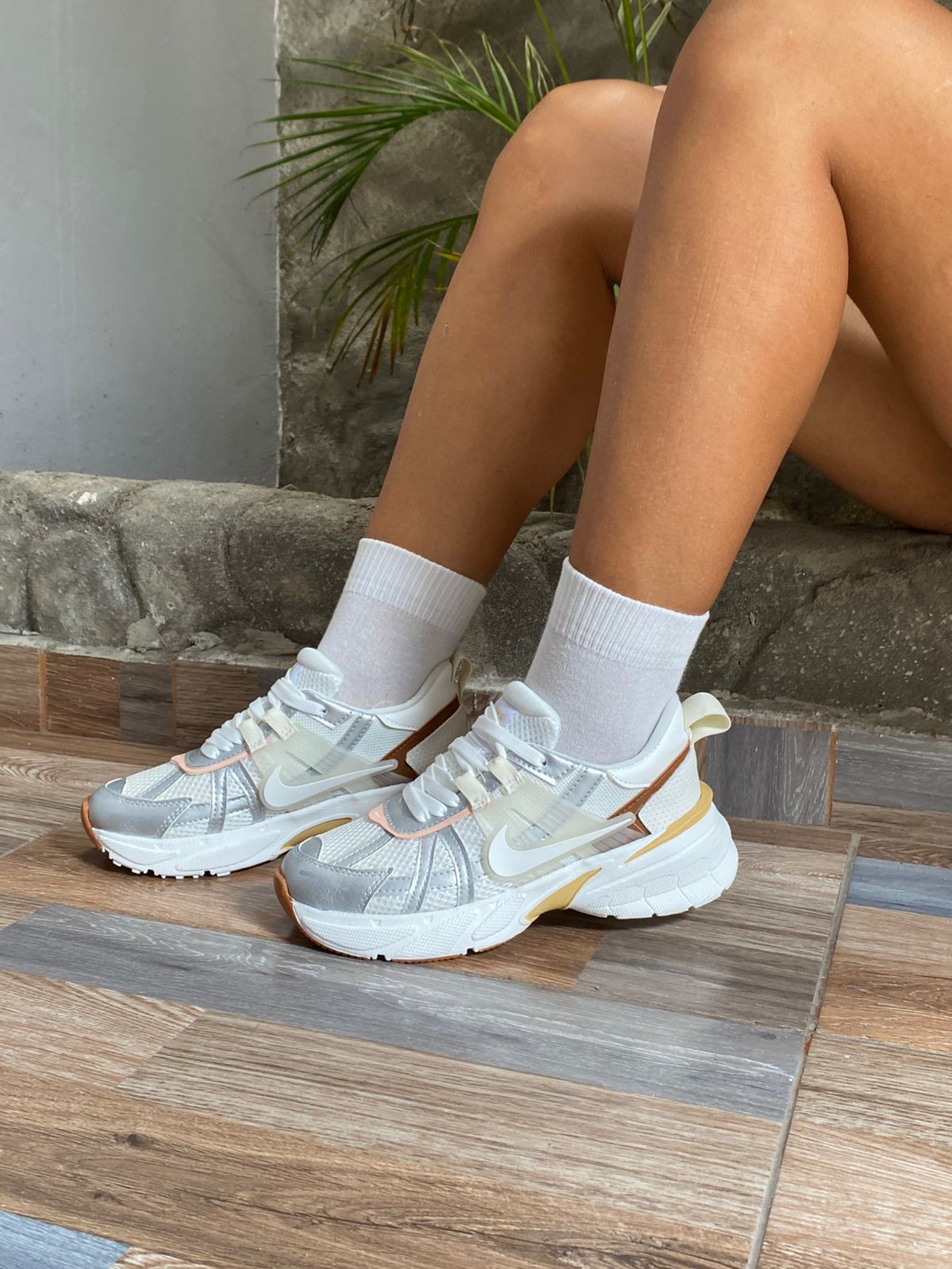 tenis dama miel